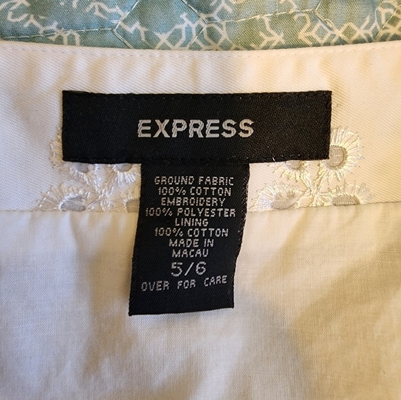 Express White Embroidered Floral Print Eyelet Fully Lined Skirt 5/6 - Picture 3 of 5